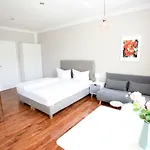 Zollikof Aparts - Sauna & Studioapartments アパートホテル 3*