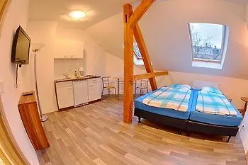 Zollikof Aparts - Sauna & Studioapartments Hotell