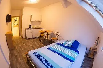 Zollikof Aparts - Sauna & Studioapartments Hotell