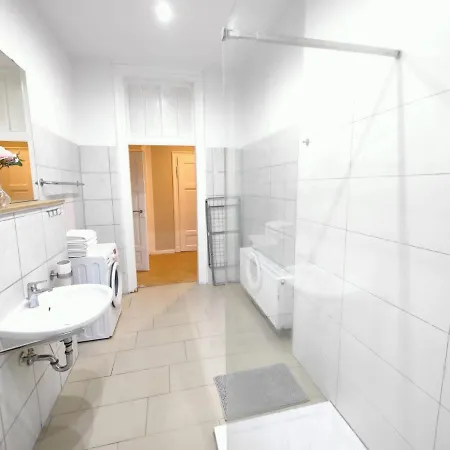 Zollikof Aparts - Sauna & Studioapartments 3* Λειψία