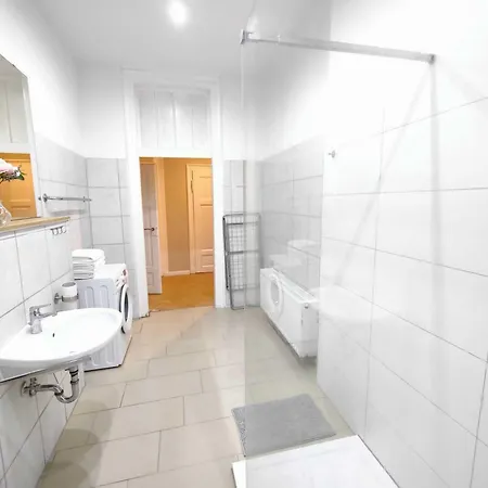 מלון דירות Zollikof Aparts - Sauna & Studioapartments 3*