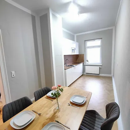 Zollikof Aparts - Sauna & Studioapartments Λειψία